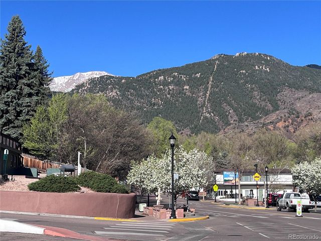 125 Ruxton Avenue, Manitou Springs, CO 80829