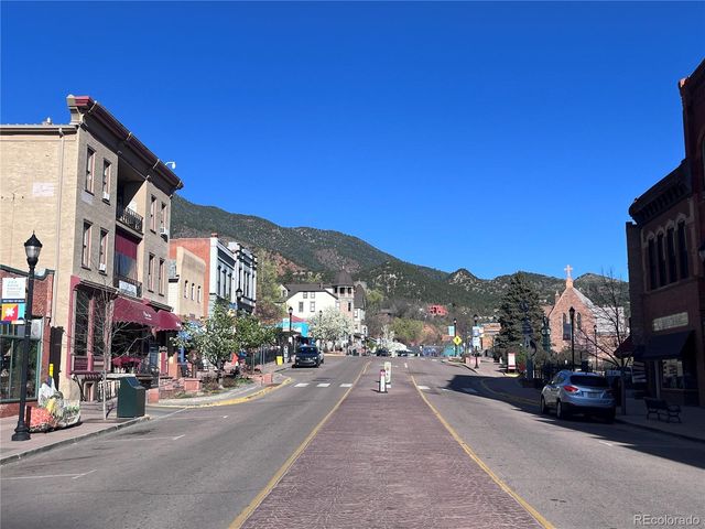 125 Ruxton Avenue, Manitou Springs, CO 80829
