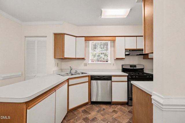 473 Summerwalk Circle, Chapel Hill, NC 27517