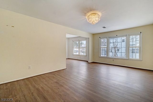 5 Vincent Drive, Parsippany-troy Hills Twp., NJ 07054