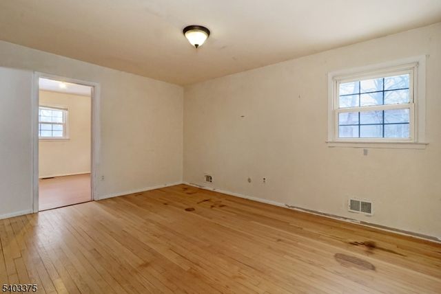 5 Vincent Drive, Parsippany-troy Hills Twp., NJ 07054