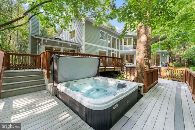 6829 LITTLE RIVER TPKE, Annandale, VA 22003