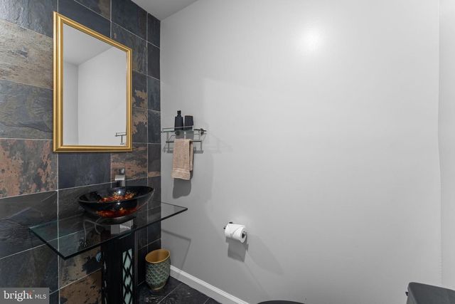 6829 LITTLE RIVER TPKE, Annandale, VA 22003