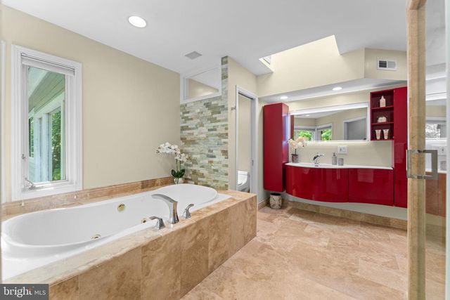 6829 LITTLE RIVER TPKE, Annandale, VA 22003