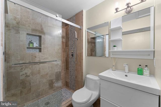 6829 LITTLE RIVER TPKE, Annandale, VA 22003
