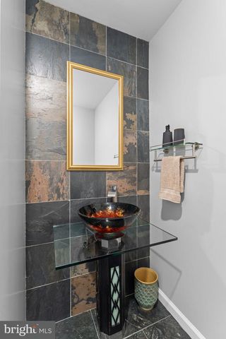 6829 LITTLE RIVER TPKE, Annandale, VA 22003