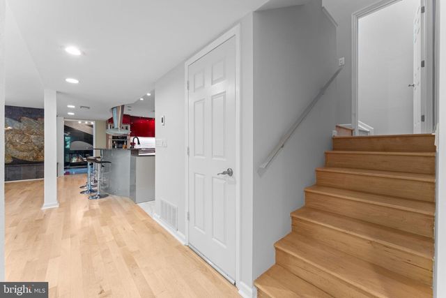 6829 LITTLE RIVER TPKE, Annandale, VA 22003