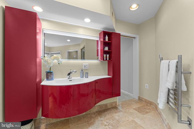 6829 LITTLE RIVER TPKE, Annandale, VA 22003