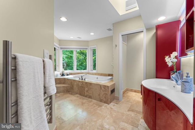 6829 LITTLE RIVER TPKE, Annandale, VA 22003