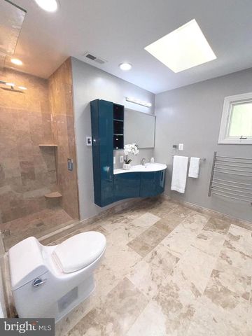 6829 LITTLE RIVER TPKE, Annandale, VA 22003