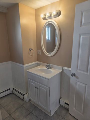 134 Boston St 1B, Salem, MA 01970