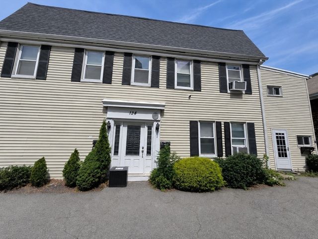 134 Boston St 1B, Salem, MA 01970