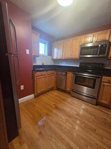 134 Boston St 1B, Salem, MA 01970