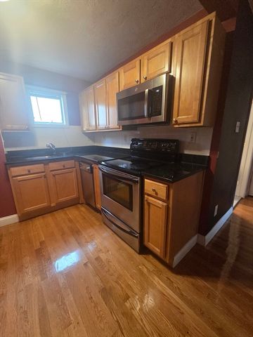 134 Boston St 1B, Salem, MA 01970