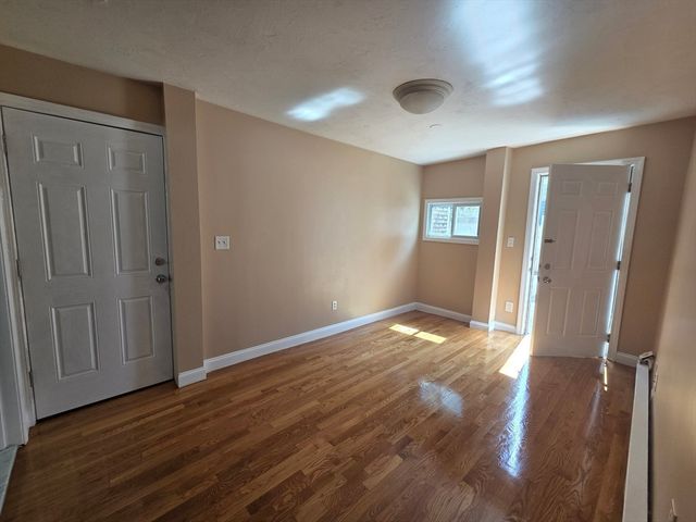 134 Boston St 1B, Salem, MA 01970