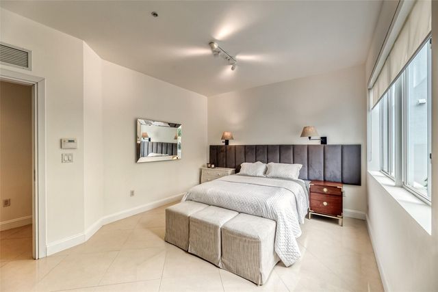 727 NE 4th Avenue, Fort Lauderdale, FL 33304