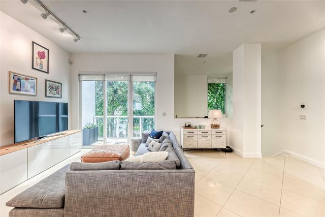 727 NE 4th Avenue, Fort Lauderdale, FL 33304