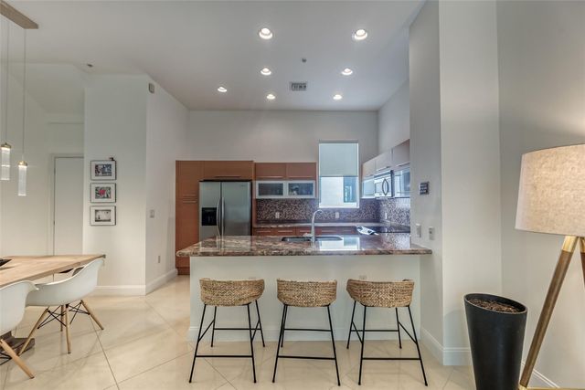 727 NE 4th Avenue, Fort Lauderdale, FL 33304