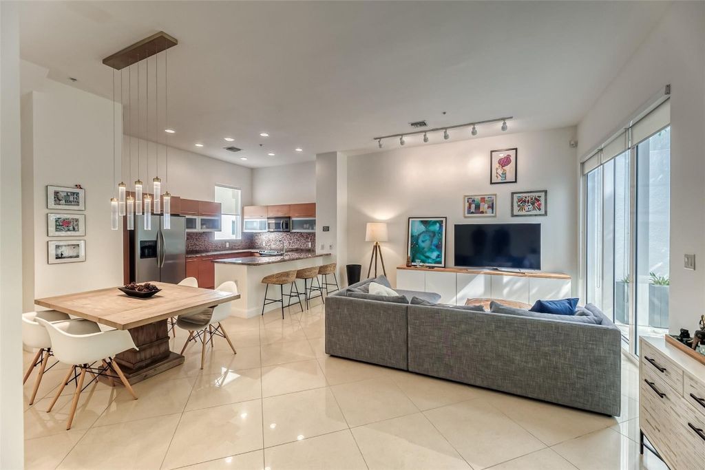 727 NE 4th Avenue, Fort Lauderdale, FL 33304