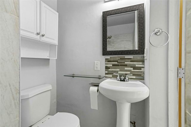 51 NE 49th Street, Fort Lauderdale, FL 33334