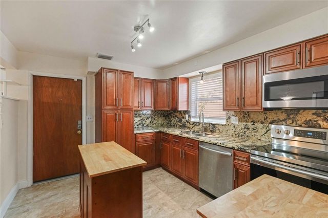 51 NE 49th Street, Fort Lauderdale, FL 33334