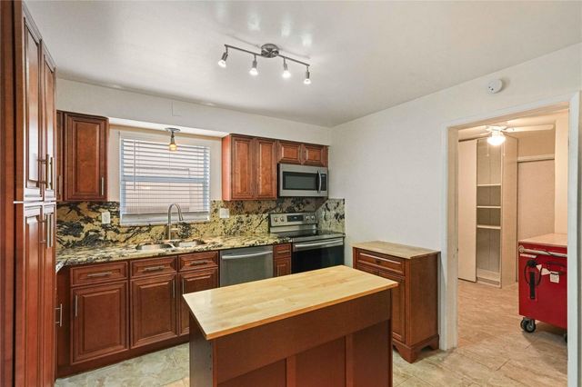 51 NE 49th Street, Fort Lauderdale, FL 33334