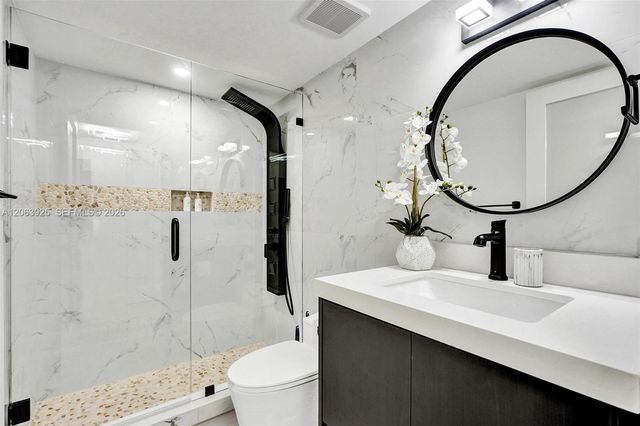 2751 S Ocean Drive 301S, Hollywood, FL 33019