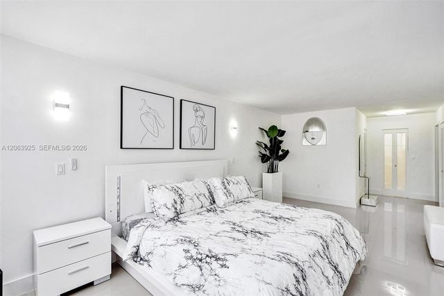 2751 S Ocean Drive 301S, Hollywood, FL 33019