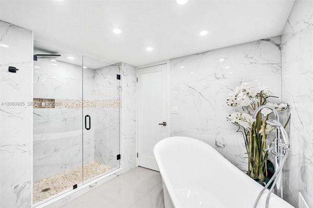 2751 S Ocean Drive 301S, Hollywood, FL 33019