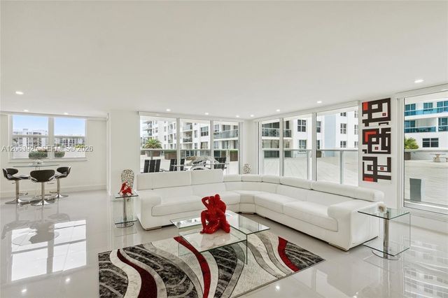 2751 S Ocean Drive 301S, Hollywood, FL 33019