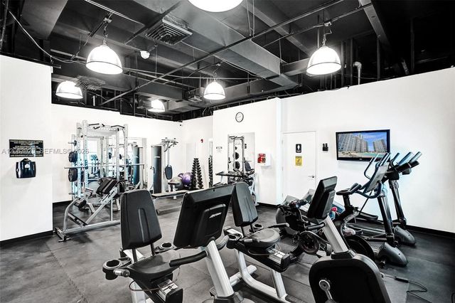 2751 S Ocean Drive 301S, Hollywood, FL 33019