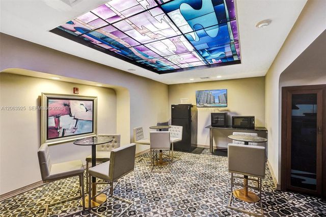 2751 S Ocean Drive 301S, Hollywood, FL 33019