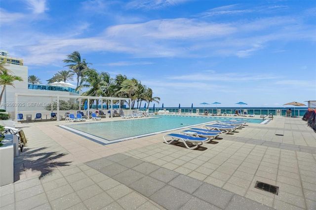 2751 S Ocean Drive 301S, Hollywood, FL 33019