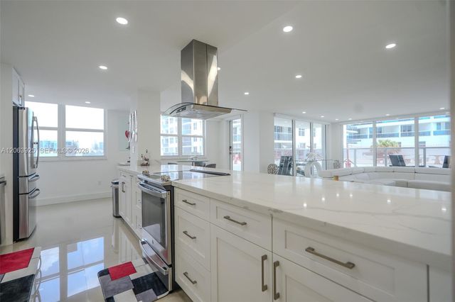 2751 S Ocean Drive 301S, Hollywood, FL 33019