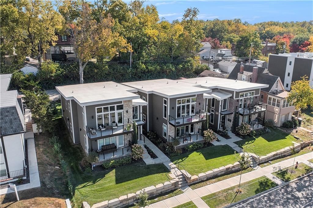 3917 Kenwood Avenue, Kansas City, MO 64110