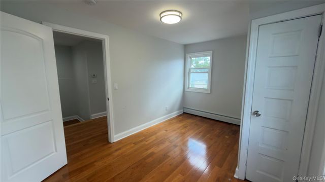 10 Greenwich Avenue 1, Bayville, NY 11709
