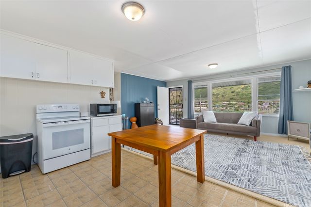 2077 10th Avenue, Honolulu, HI 96816
