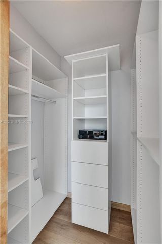 325 S Biscayne Boulevard 1423, Miami, FL 33131