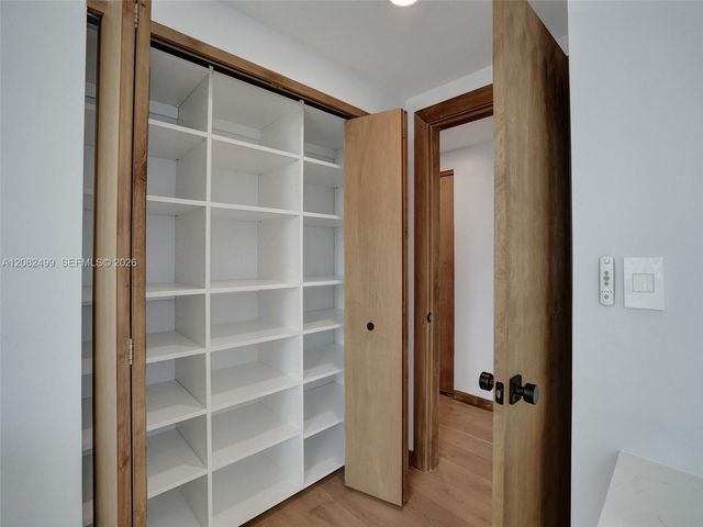 325 S Biscayne Boulevard 1423, Miami, FL 33131