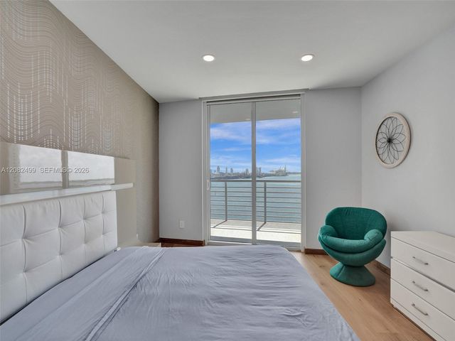 325 S Biscayne Boulevard 1423, Miami, FL 33131