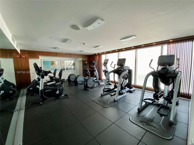 325 S Biscayne Boulevard 1423, Miami, FL 33131