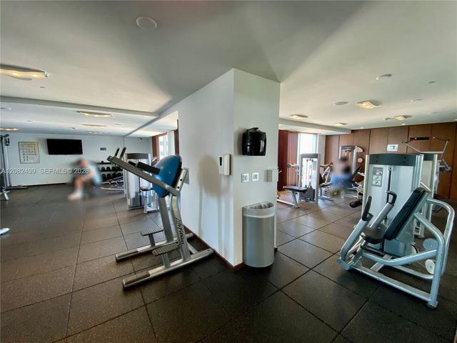 325 S Biscayne Boulevard 1423, Miami, FL 33131
