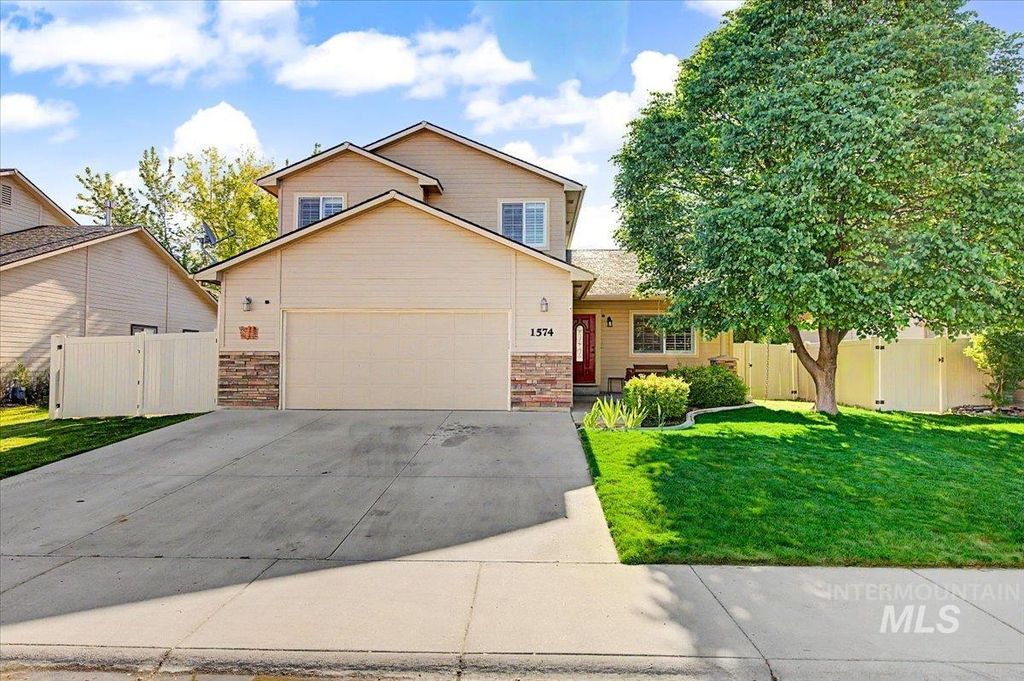 1574 S Glasgow, Nampa, ID 83686 photo 1
