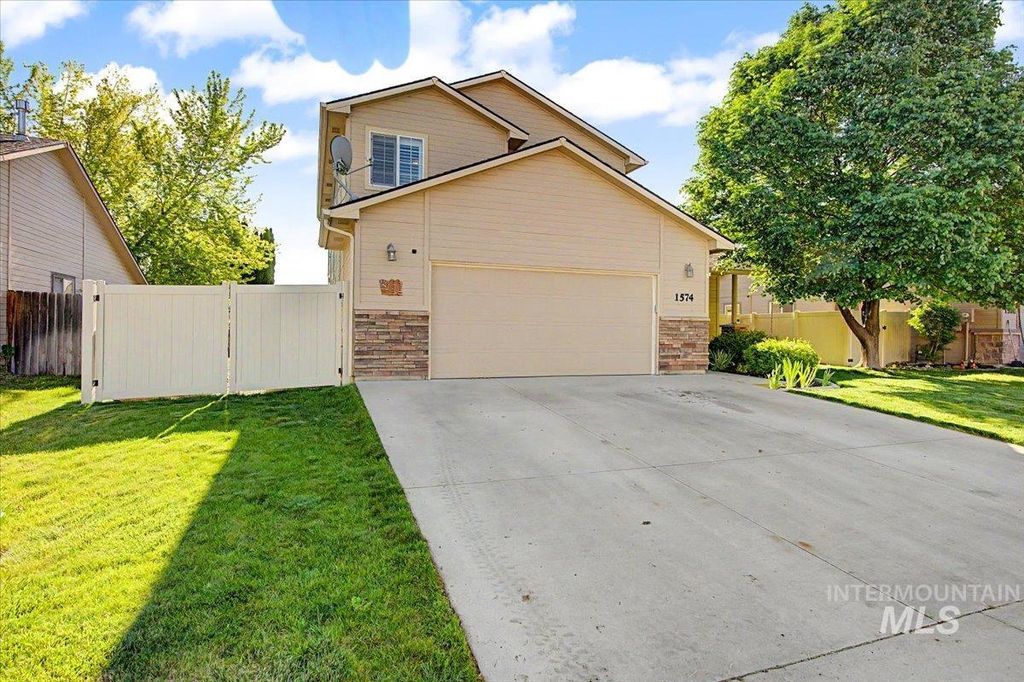 1574 S Glasgow, Nampa, ID 83686 photo 3