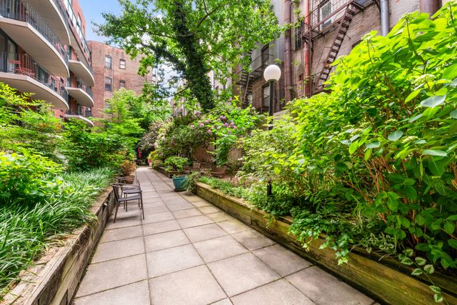 2250 Broadway Apt 5L, New York City, NY 10024