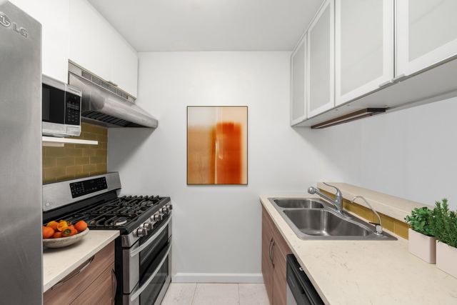2250 Broadway Apt 5L, New York City, NY 10024