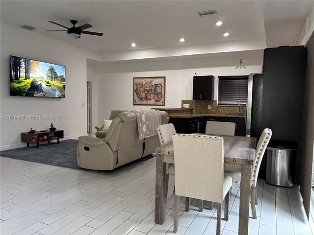 1131 SW 86th Ave 1131, Pembroke Pines, FL 33025