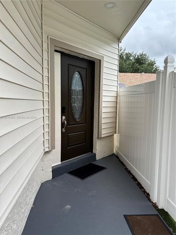 1131 SW 86th Ave 1131, Pembroke Pines, FL 33025
