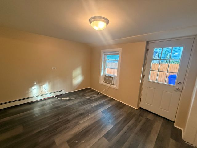 3904 Washington St B, Boston, MA 02131