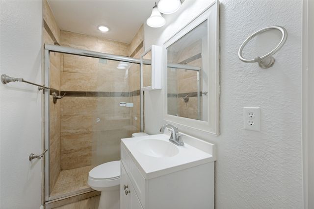 1102 E Lovers Lane, Arlington, TX 76010